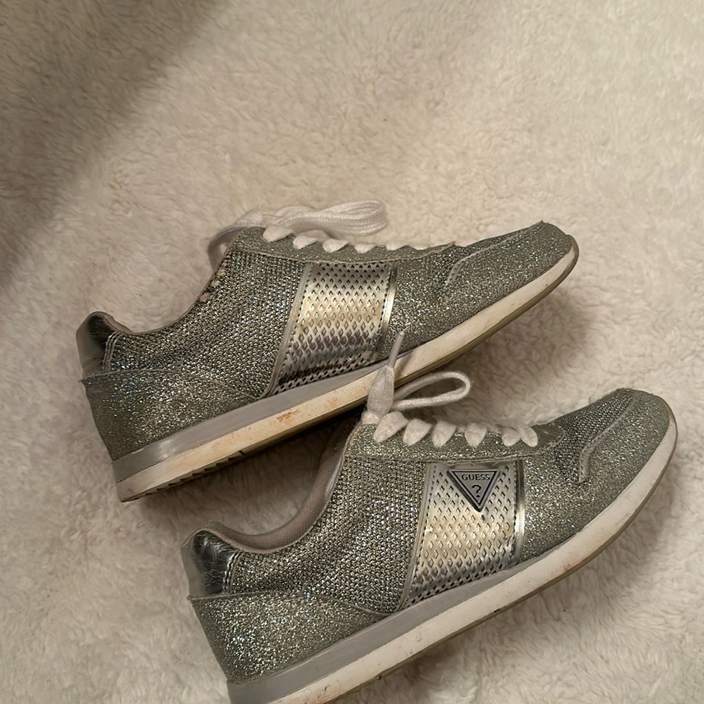 Guess sneakers. Silver size 7